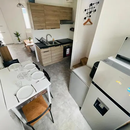 Charmante Maison A Etages Spacieux - 435
